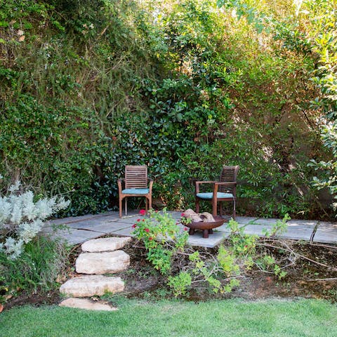 Enjoy your first coffee of the day surrounded by the vibrant vegetation