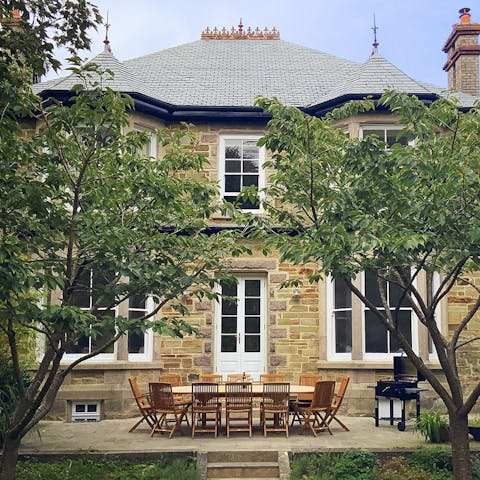 Enjoy barbecues on balmy afternoons in the tranquil garden