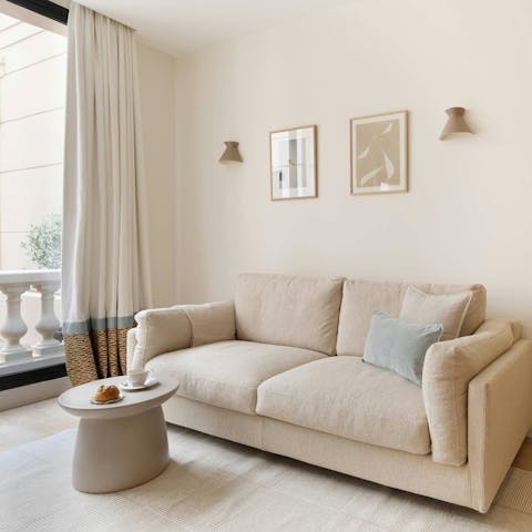 Curl up on the sofa after a long day of sightseeing