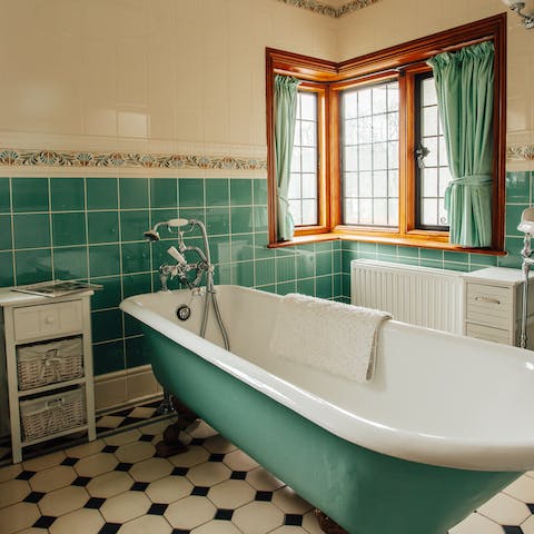 Soak in style in the roll top green bath, after a day of taking in the fresh country air