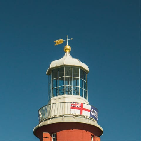 Take a short stroll down to the seafront – just ten–minutes away