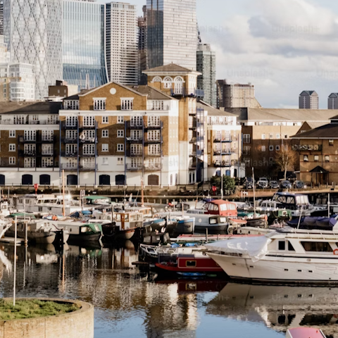 • Discover Chelsea Harbour and the Physic Garden nearby