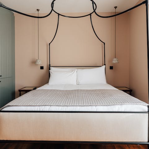 Wake up in the stylish bedrooms feeling rested and ready for another day of Bristol sightseeing