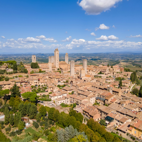 Discover the Medieval hill town of San Gimignano – a thirty-minute drive away