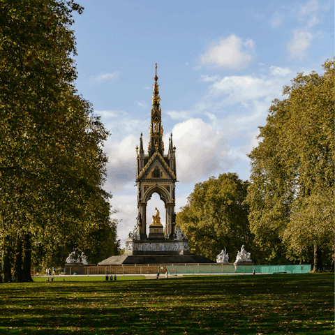 Walk twenty minutes to Hyde Park and enjoy the fresh air