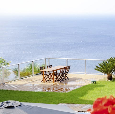 Dine in the Atlantic Breeze