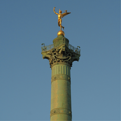 Stay next to the Place de la Bastille in the heart of Paris
