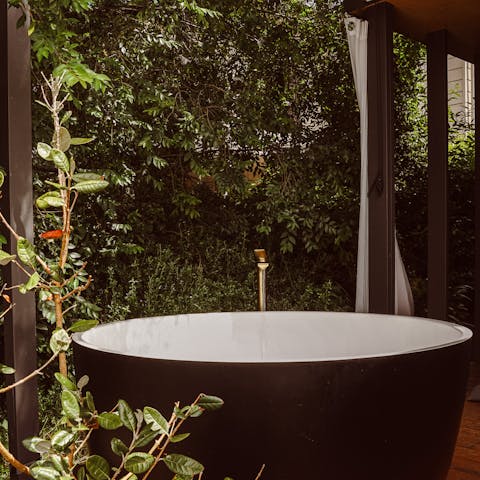 Feel a wonderful state of relaxation while soaking in the bath