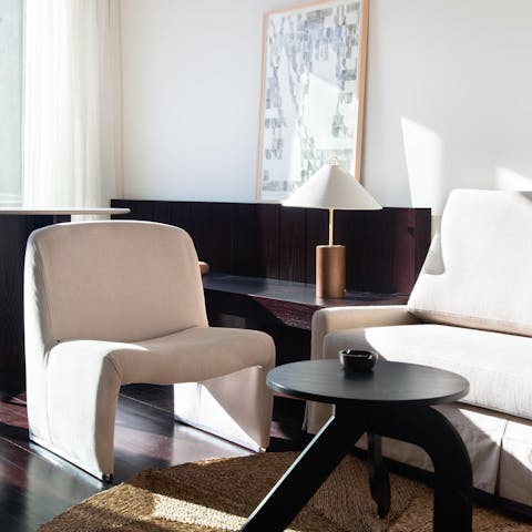 Enjoy a glass of port in the chic living room