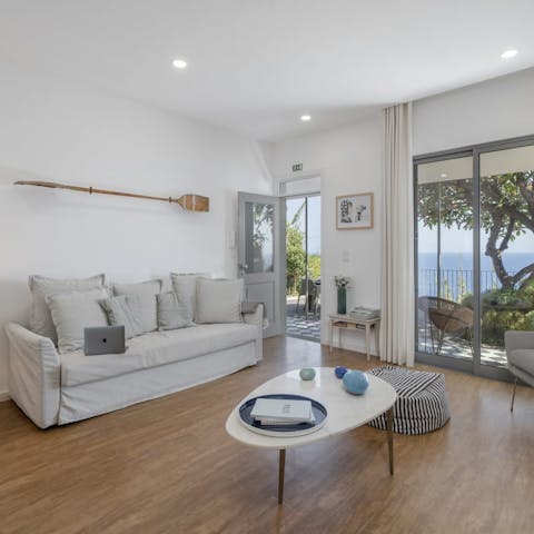 Open up the sliding doors and let the alluring Atlantic breeze flow through the house