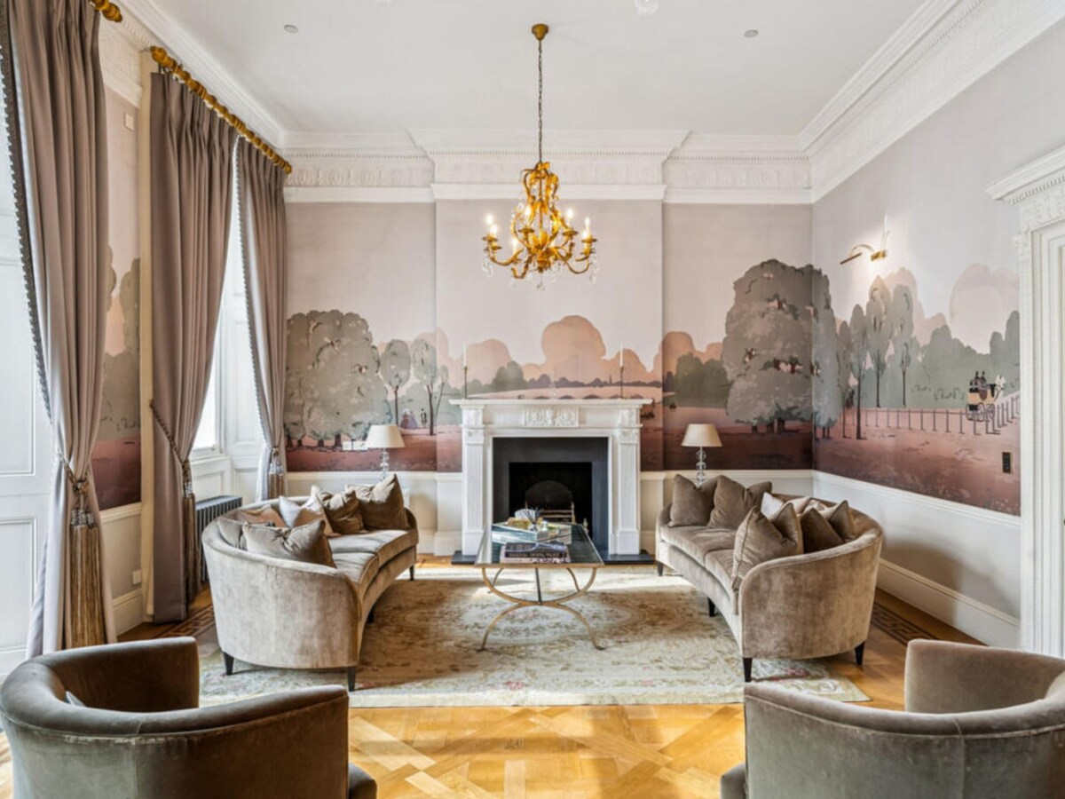 Hyde Park Grandeur