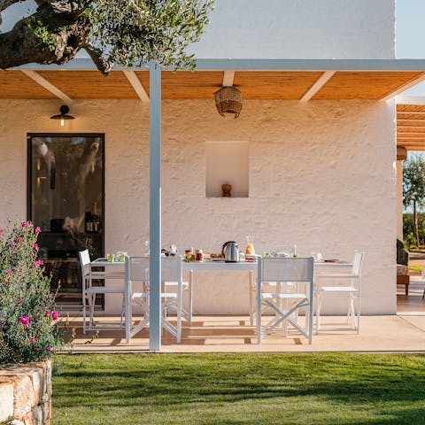 Share an alfresco meal together on the terrace