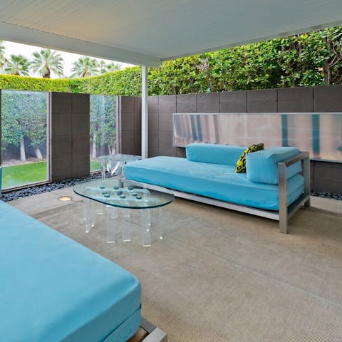 Relax on a chaise longue after a hike at North Lykken Trail – a six-minute drive away