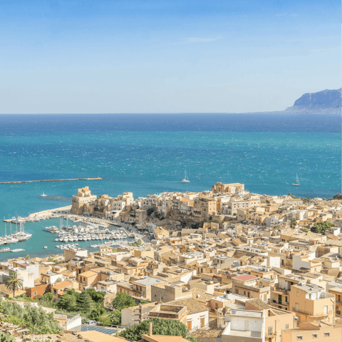 Stay a ten-minute drive from pretty Castellammare del Golfo