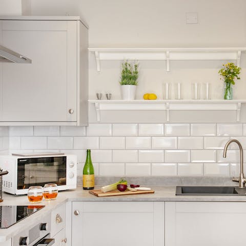 Make the most of the large minimalist kitchen at your disposal