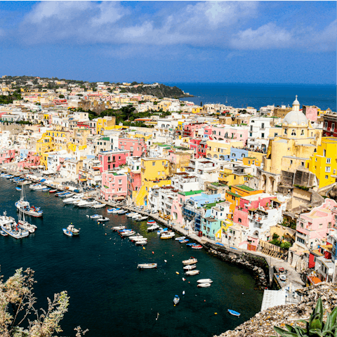 Explore the beautiful coast of Italy with a day trip to Naples