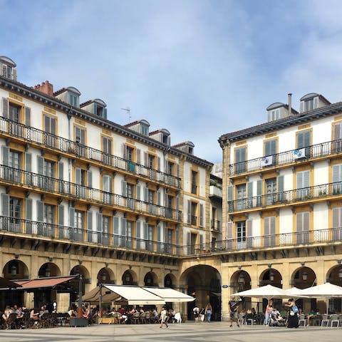 Make your way to the Old Town's pintxos restaurants in less than fifteen minutes