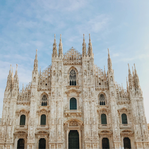 Hop on the Metro and be at the Duomo di Milano in no time