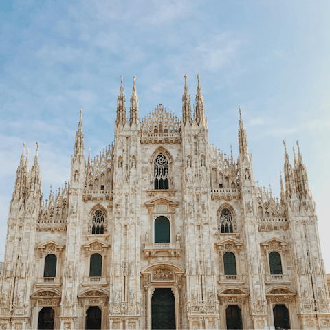Hop on the Metro and be at the Duomo di Milano in no time
