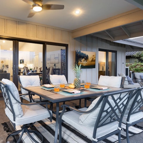 Start your day sharing breakfast on the lanai