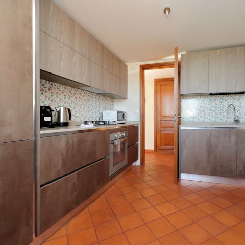Fuel up for the day in the fully-equipped kitchen