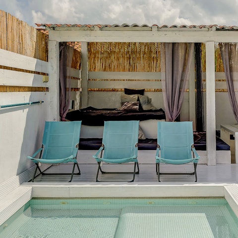 Dip in and out of your refreshing rooftop pool