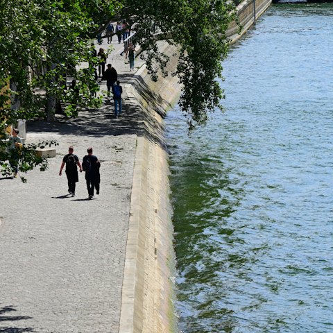 Stroll along the Seine, 10-minutes away