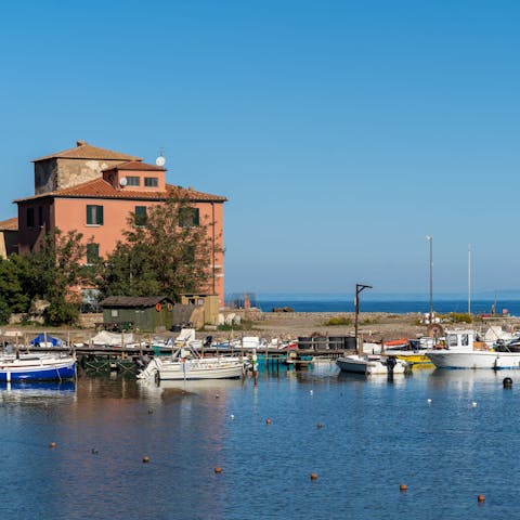 Enjoy blissful seaside strolls while exploring Populonia