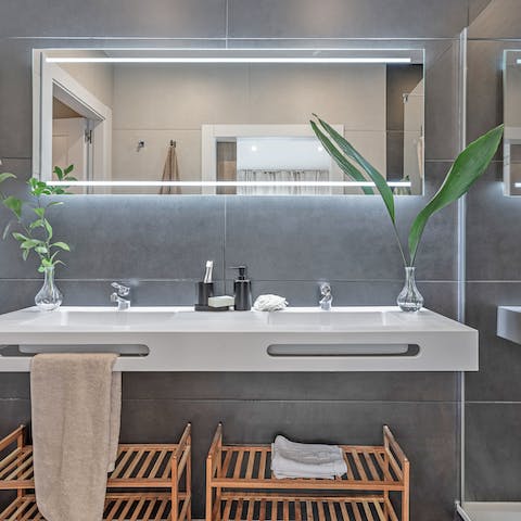 Freshen up in stylish bathrooms