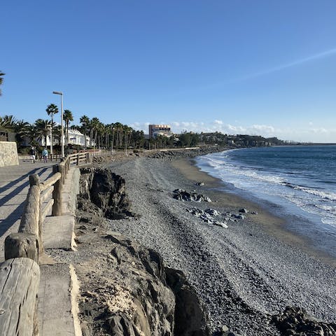 Stay on the beach front of Playa del Águila
