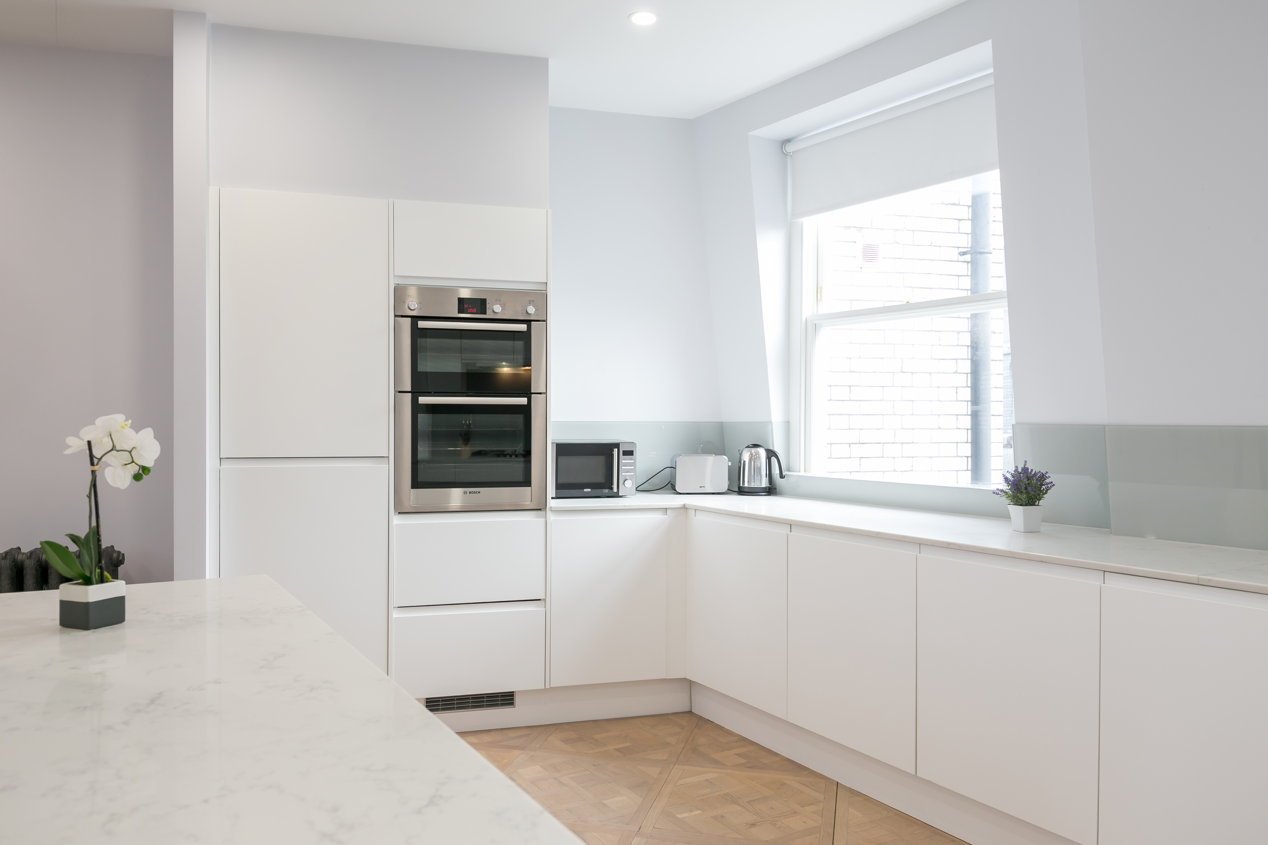 Host a catch-up dinner and show off your culinary skills in the fresh kitchen
