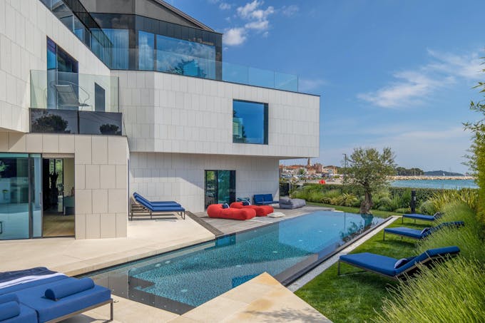 Majestic Sea Villa