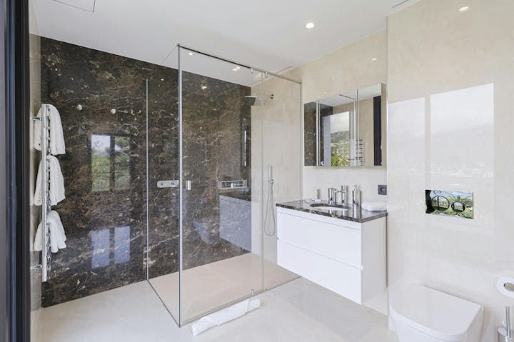 Bathroom photo