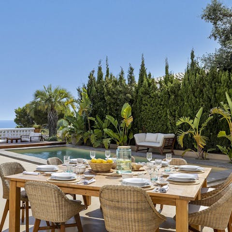 Pour the Empordà wines and dig into home-cooked botifarra sausage