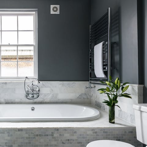 A luxurious bathroom