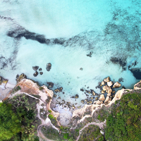 Stay under 1 kilometre from the sandy shores of Calatubo beach