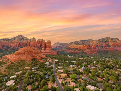 Discover the stunning beauty of Sedona’s iconic red rocks