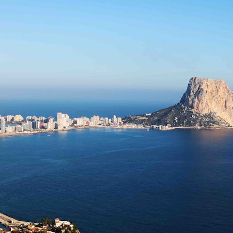 Stroll over to Arena-Bol beach in ten minutes or walk up Ifac Rock