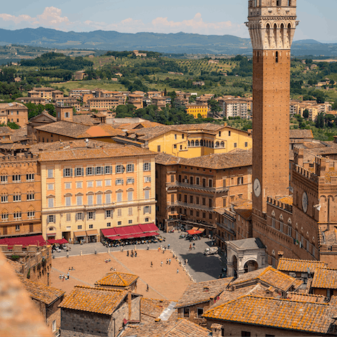 Take the short drive over to Siena, a stunning medieval city