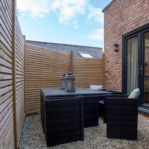 Start the day with an alfresco breakfast of bacon, eggs and coffee