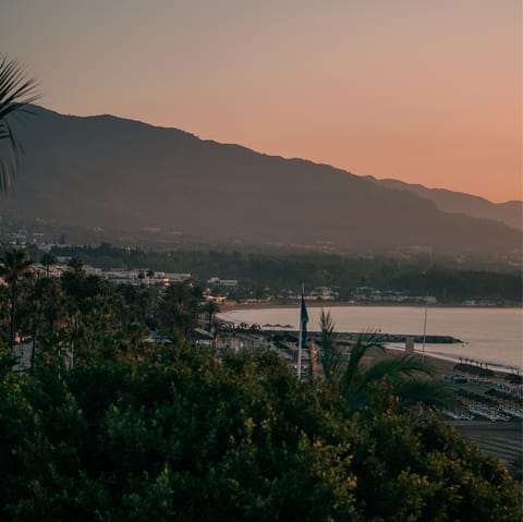Discover the gorgeous beaches of Marbella – the nearest is a fifteen-minute walk from home