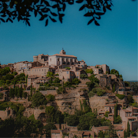 Explore the stunning hilltop village of Ménerbes – a short drive away