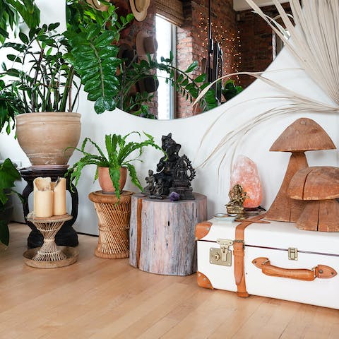 The earthy design details