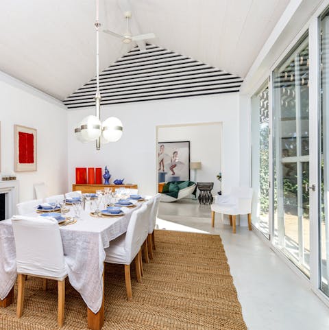 Dial up a private chef and host a glamourous dinner party
