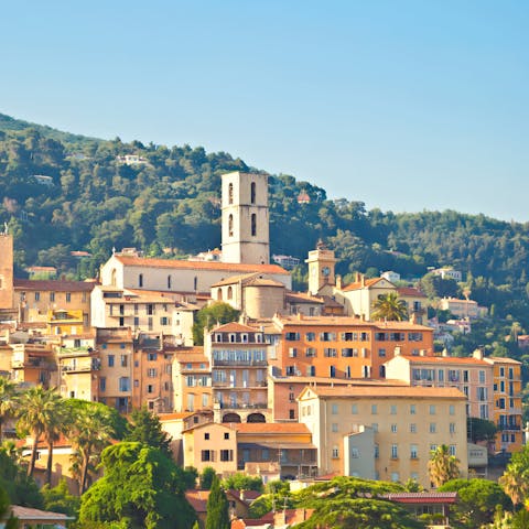 Stroll the streets of the perched village of Cabris, only 6km away