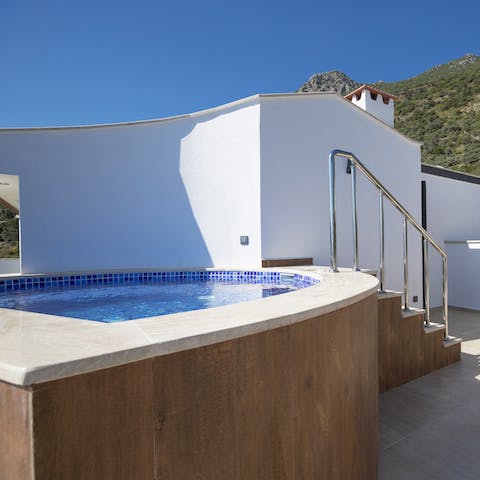 Detox in the jacuzzi