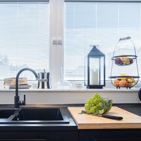 Prepare dinner with a view of Roman rooftops