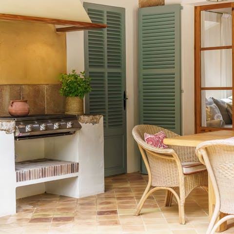 Grill some kebabs and enjoy an afternoon feast in the heat