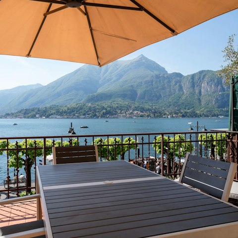 Tuck into breakfast set to a backdrop of Lake Como