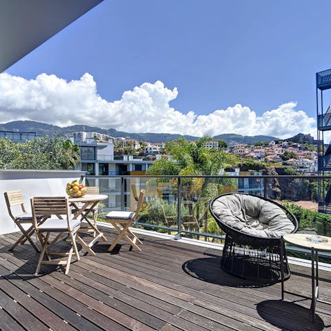 Share alfresco dinners and sunset cocktails on the private balcony
